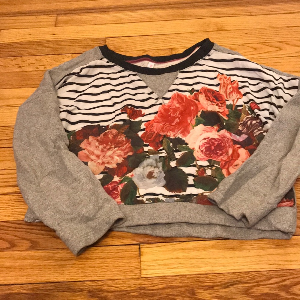 Long sleeve sweatshirt